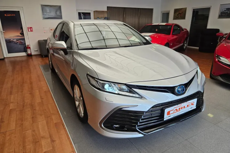 Toyota Camry din 2023 cu 77.200 km - oferta TOY217865 - foto 3