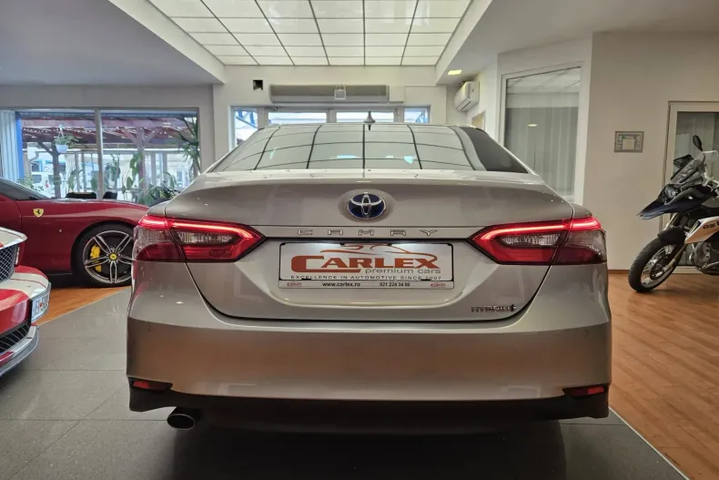 Toyota Camry din 2023 cu 77.200 km - oferta TOY217865 - foto 6