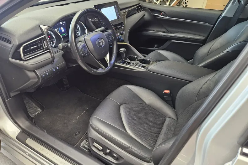 Toyota Camry din 2023 cu 77.200 km - oferta TOY217865 - foto 9