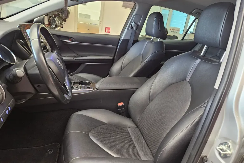 Toyota Camry din 2023 cu 77.200 km - oferta TOY217865 - foto 10