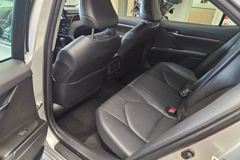 Toyota Camry din 2023 cu 77.200 km - oferta TOY217865 - foto 11