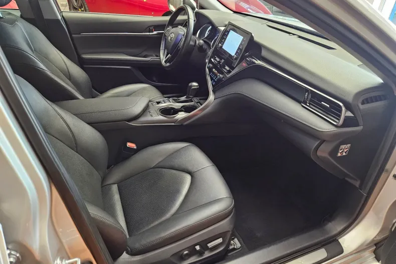 Toyota Camry din 2023 cu 77.200 km - oferta TOY217865 - foto 16