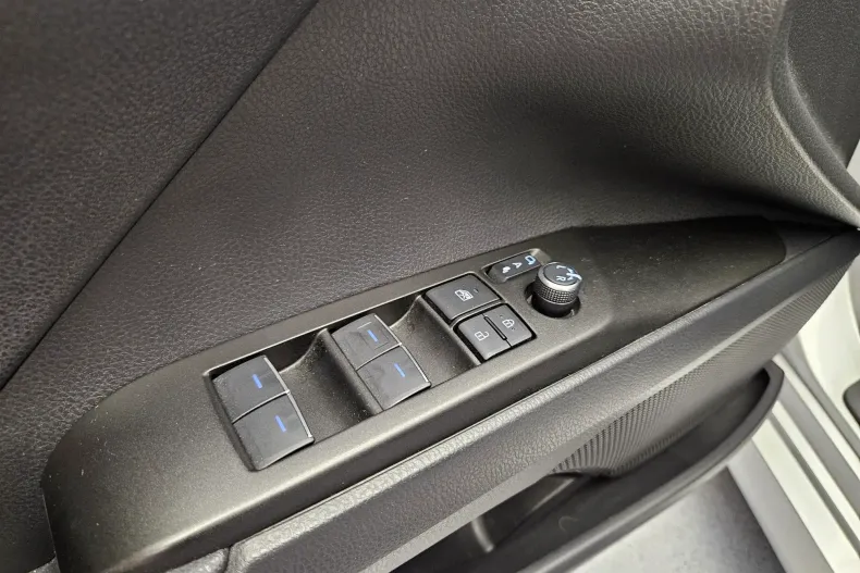 Toyota Camry din 2023 cu 77.200 km - oferta TOY217865 - foto 17
