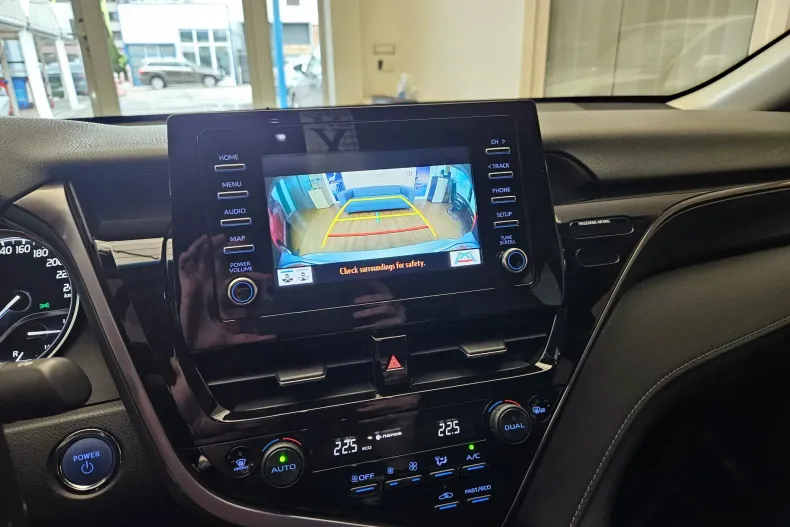 Toyota Camry din 2023 cu 77.200 km - oferta TOY217865 - foto 25
