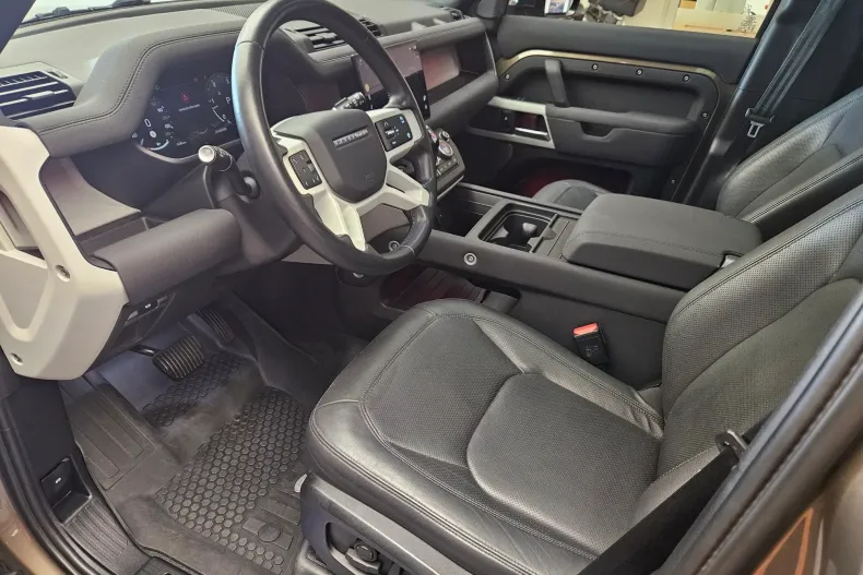 Land Rover Defender din 2022 cu 57.350 km - oferta LAN217866 - foto 9