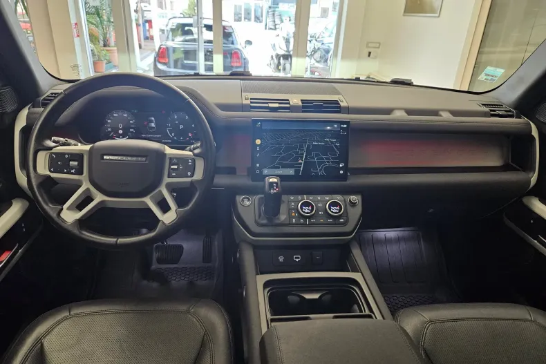 Land Rover Defender din 2022 cu 57.350 km - oferta LAN217866 - foto 12