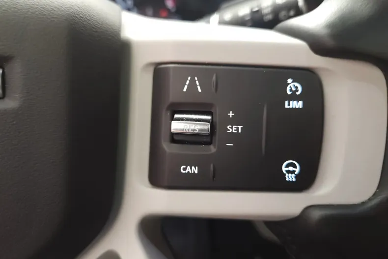 Land Rover Defender din 2022 cu 57.350 km - oferta LAN217866 - foto 21