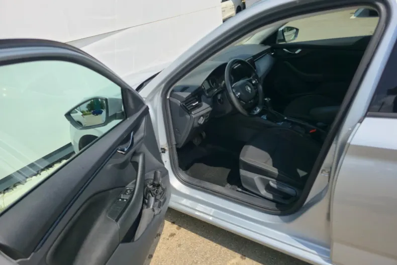 Skoda Scala din 2021 cu 54.149 km - oferta SKO217878 - foto 14