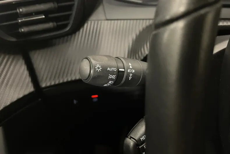 Peugeot 2008 din 2022 cu 92.612 km - oferta PEU217884 - foto 24