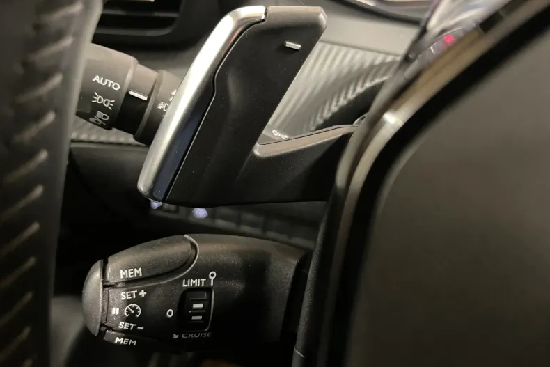 Peugeot 2008 din 2021 cu 78.135 km - oferta PEU217887 - foto 23