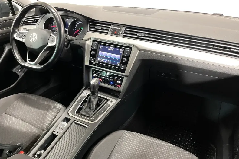Volkswagen Passat din 2021 cu 150.173 km - oferta VOL217892 - foto 8
