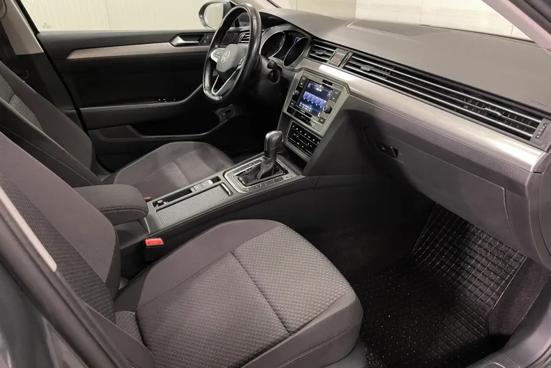 Volkswagen Passat din 2021 cu 150.173 km - oferta VOL217892 - foto 10