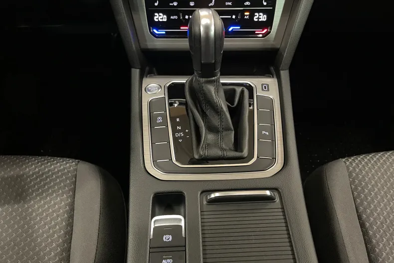 Volkswagen Passat din 2021 cu 150.173 km - oferta VOL217892 - foto 18