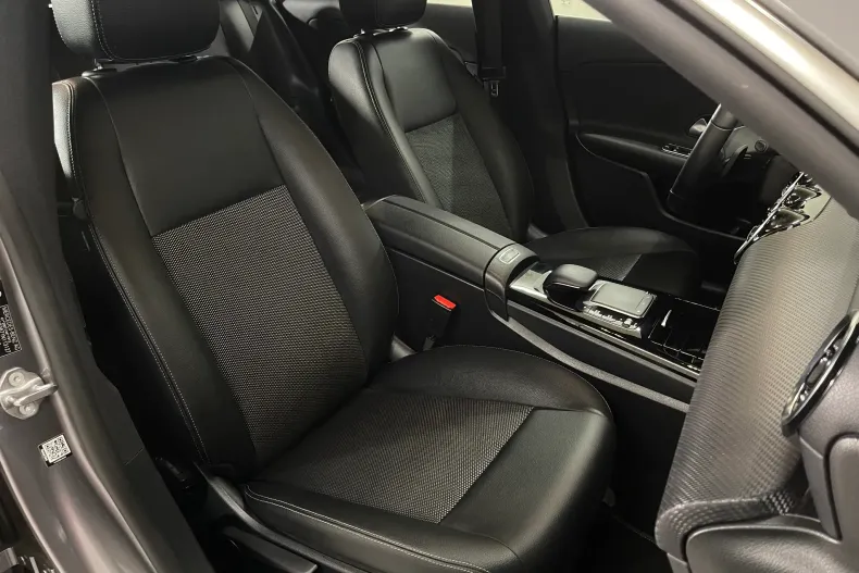 Mercedes-Benz CLA 200 (Clasa CLA) din 2020 cu 100.610 km - oferta MER217902 - foto 10