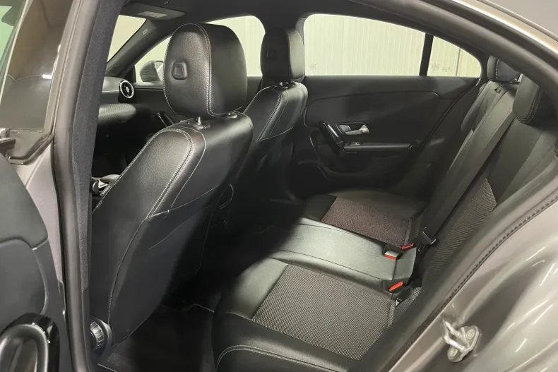 Mercedes-Benz CLA 200 (Clasa CLA) din 2020 cu 100.610 km - oferta MER217902 - foto 11