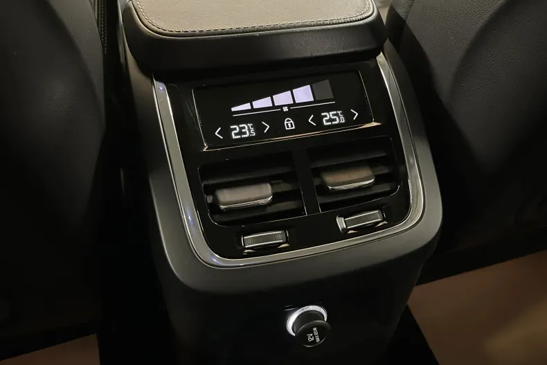 Volvo XC90 din 2020 cu 82.613 km - oferta VOL217904 - foto 25