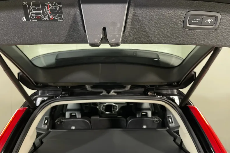 Volvo XC90 din 2020 cu 82.613 km - oferta VOL217904 - foto 27