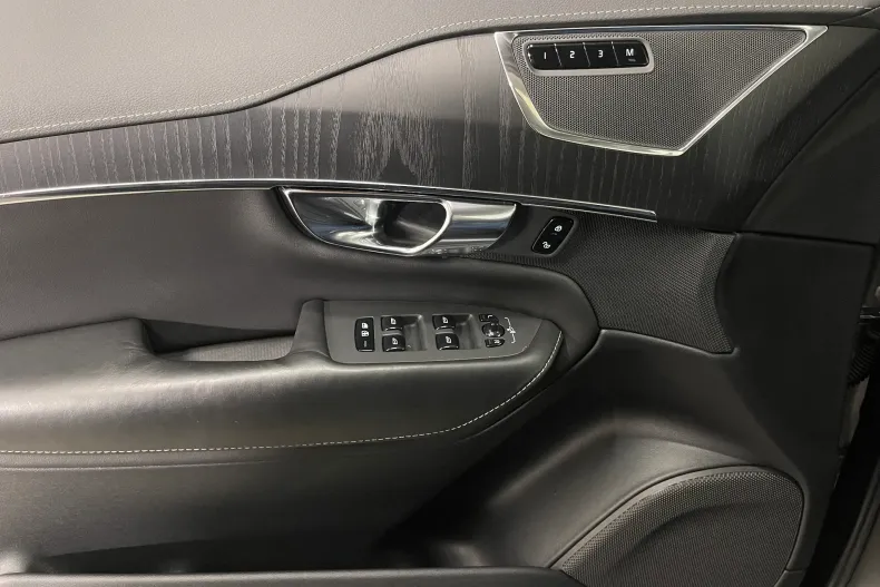 Volvo XC90 din 2020 cu 82.613 km - oferta VOL217904 - foto 28
