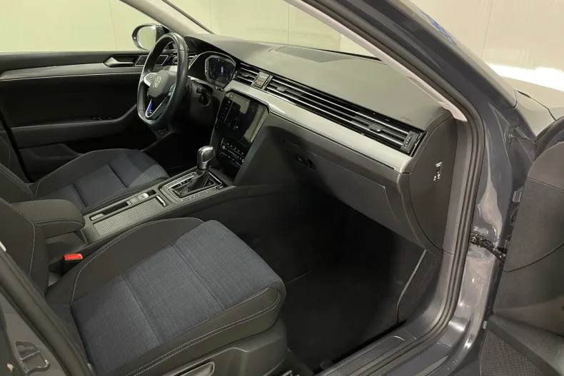 Volkswagen Passat din 2021 cu 73.658 km - oferta VOL217905 - foto 8