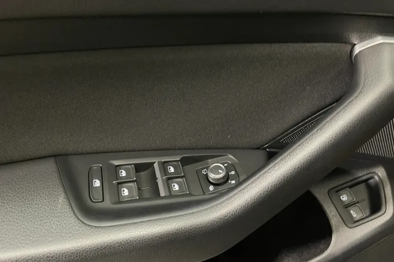 Volkswagen Passat din 2021 cu 73.658 km - oferta VOL217905 - foto 23