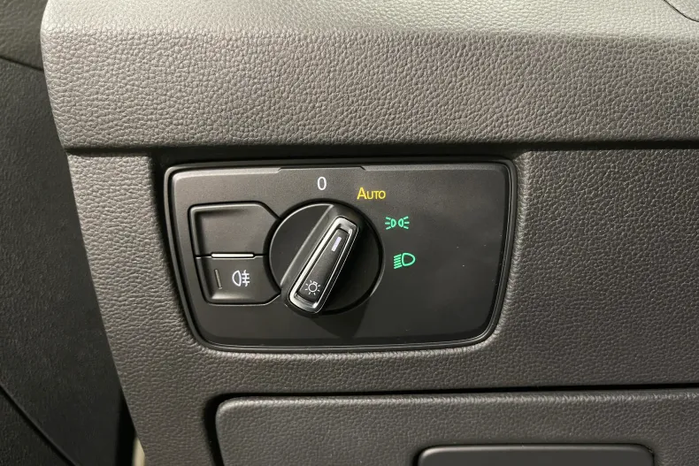 Volkswagen Passat din 2021 cu 73.658 km - oferta VOL217905 - foto 24