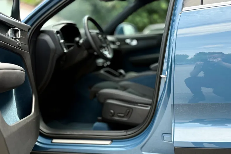 Volvo XC40 din 2022 cu 31.954 km - oferta VOL217906 - foto 10