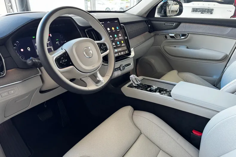 Volvo XC90 din 2025 cu 1 km - oferta VOL217912 - foto 10