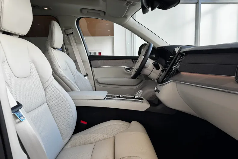 Volvo XC90 din 2025 cu 1 km - oferta VOL217912 - foto 11
