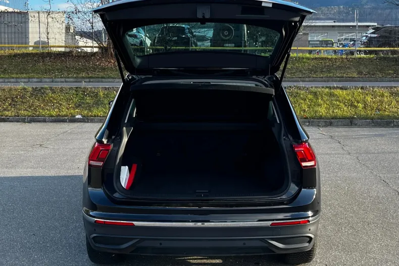 Volkswagen Tiguan din 2023 cu 83.213 km - oferta VOL217926 - foto 27