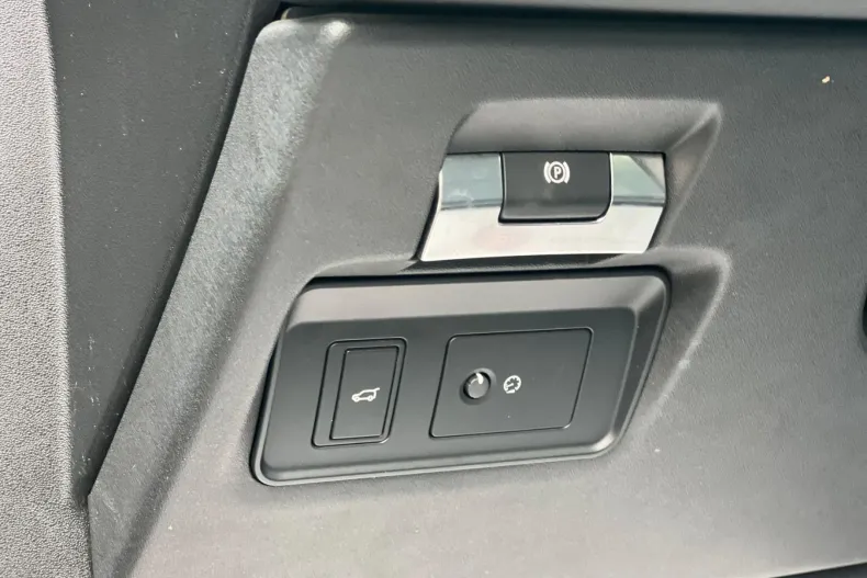Land Rover Discovery Sport din 2023 cu 29.640 km - oferta LAN217964 - foto 26
