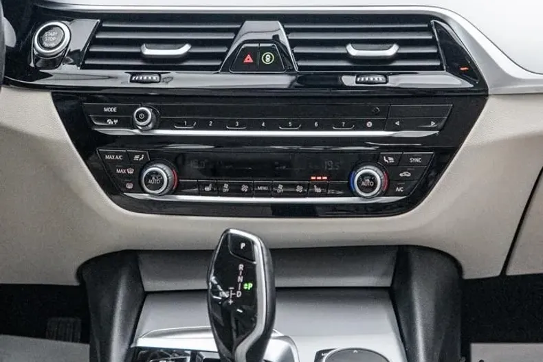 BMW 520i (Seria 5) din 2021 cu 178.000 km - oferta BMW217969 - foto 4