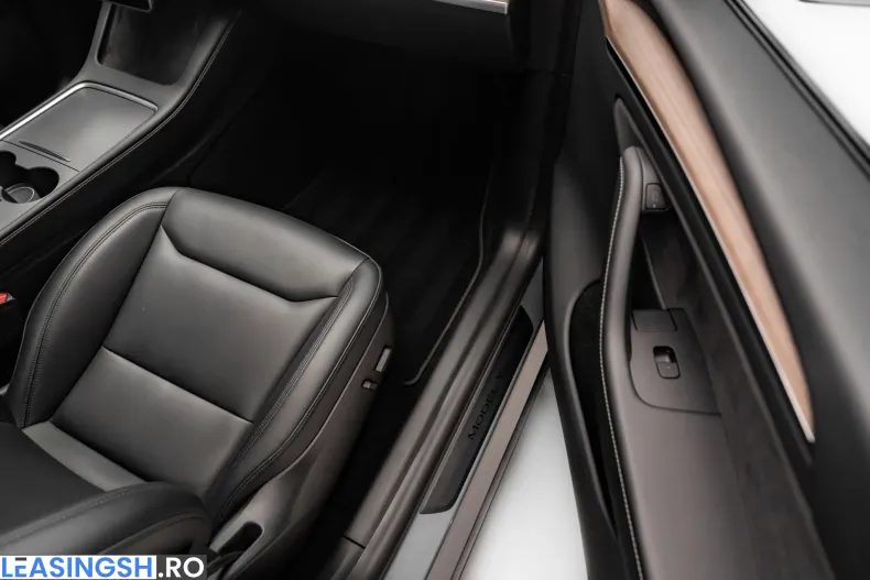 Tesla Model Y din 2024 cu 40.000 km - oferta TES217977 - foto 37