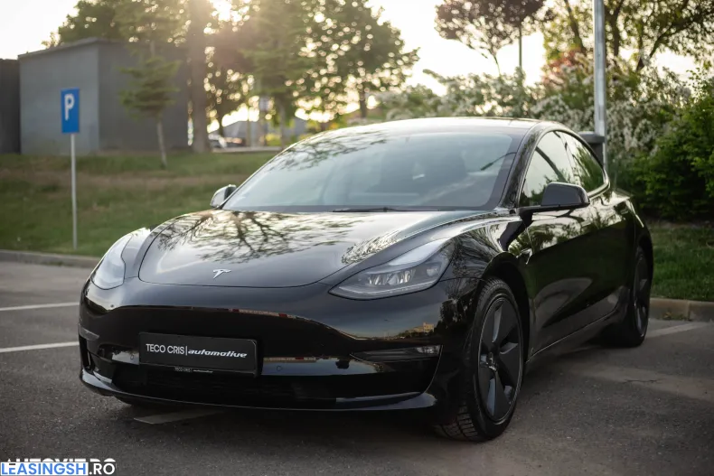 Tesla Model 3 din 2022 cu 52.404 km - oferta TES217981 - foto 1