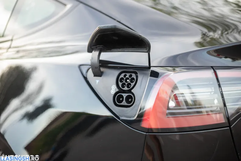 Tesla Model 3 din 2022 cu 52.404 km - oferta TES217981 - foto 20