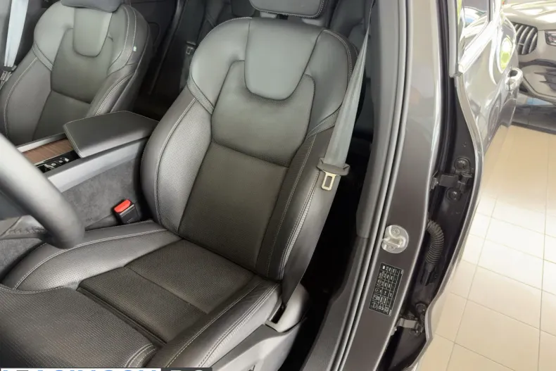Volvo XC60 din 2025 cu 10.000 km - oferta VOL217982 - foto 14