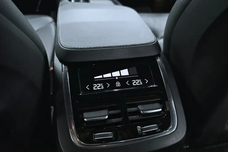 Volvo XC90 din 2021 cu 124.834 km - oferta VOL218015 - foto 27
