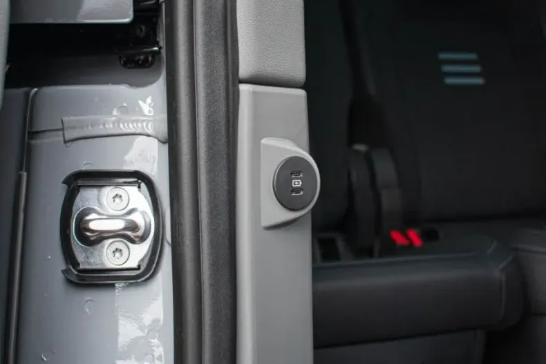 Ford Tourneo Custom din 2025 cu 1 km - oferta FOR218037 - foto 35