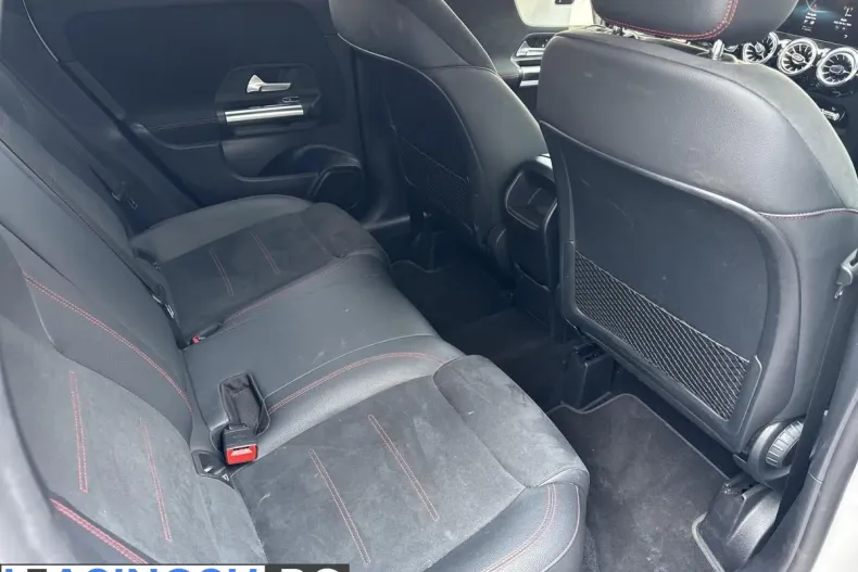 Mercedes-Benz GLA (Clasa GLA) din 2022 cu 22.400 km - oferta MER218082 - foto 13