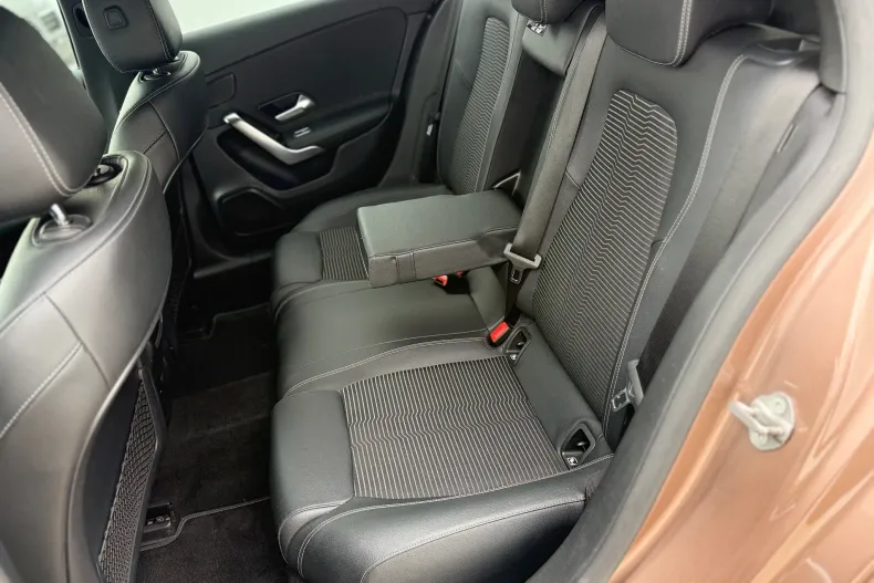Mercedes-Benz A 200 (Clasa A) din 2021 cu 157.268 km - oferta MER218108 - foto 21