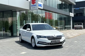 Skoda Superb din 2021 - oferta SKO218120