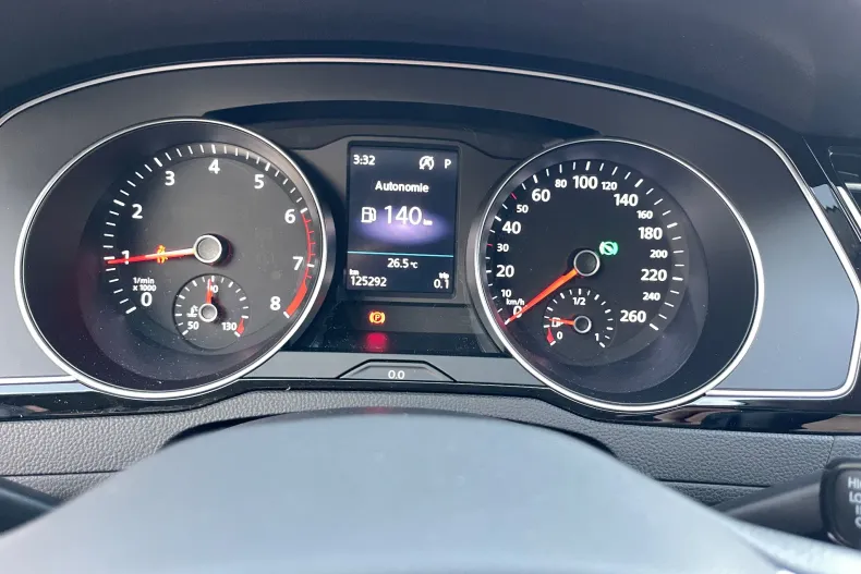 Volkswagen Passat din 2020 cu 125.000 km - oferta VOL218132 - foto 39