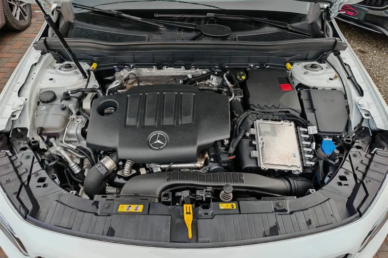 Mercedes-Benz GLB (Clasa GLB) din 2024 cu 30.400 km - oferta MER218133 - foto 8