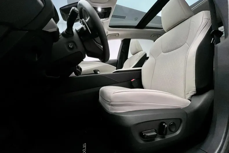 Lexus Seria RX din 2025 cu 2.500 km - oferta LEX218134 - foto 15