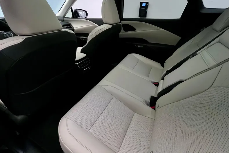 Lexus Seria RX din 2025 cu 2.500 km - oferta LEX218134 - foto 35