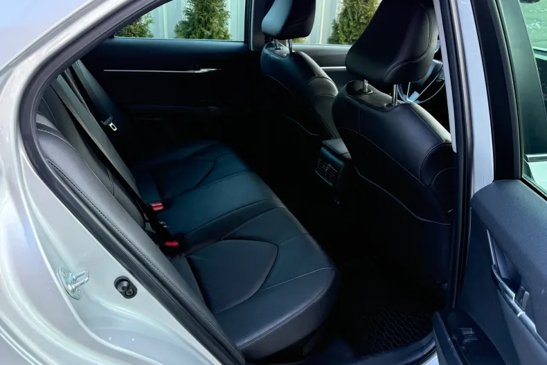 Toyota Camry din 2023 cu 34.000 km - oferta TOY218137 - foto 5