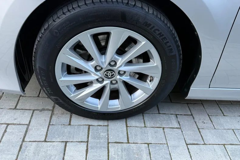 Toyota Camry din 2023 cu 34.000 km - oferta TOY218137 - foto 18