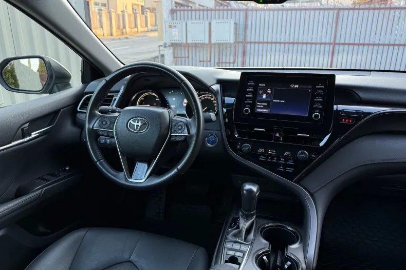 Toyota Camry din 2023 cu 34.000 km - oferta TOY218137 - foto 23