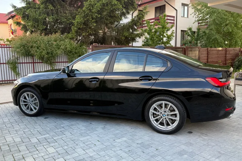 BMW 330e (Seria 3) din 2021 cu 27.249 km - oferta BMW218139 - foto 12