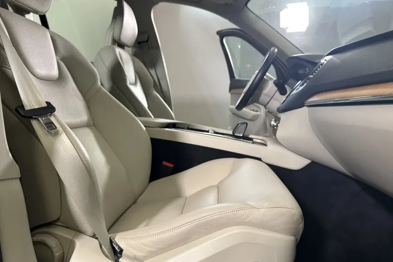Volvo XC90 din 2021 cu 91.536 km - oferta VOL218149 - foto 11
