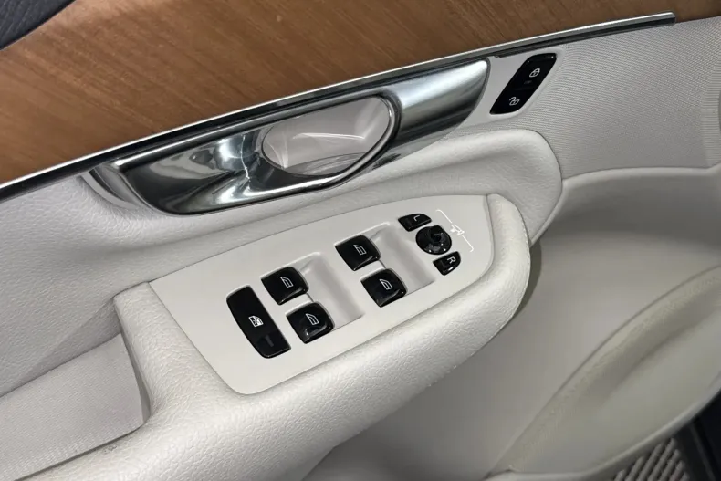 Volvo XC90 din 2021 cu 91.536 km - oferta VOL218149 - foto 14